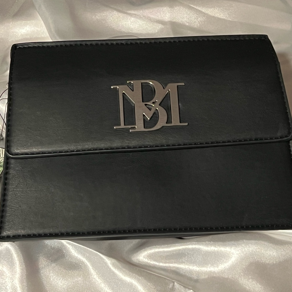 Badgley Mischka Sleek Black Crossbody Bag